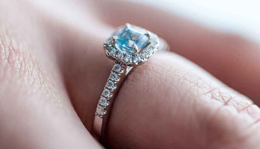  Things to consider when choosing your engagement ring